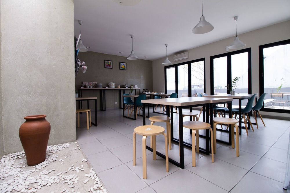 Reddoorz Plus @ Setiabudi Eight Jakarta Exterior foto